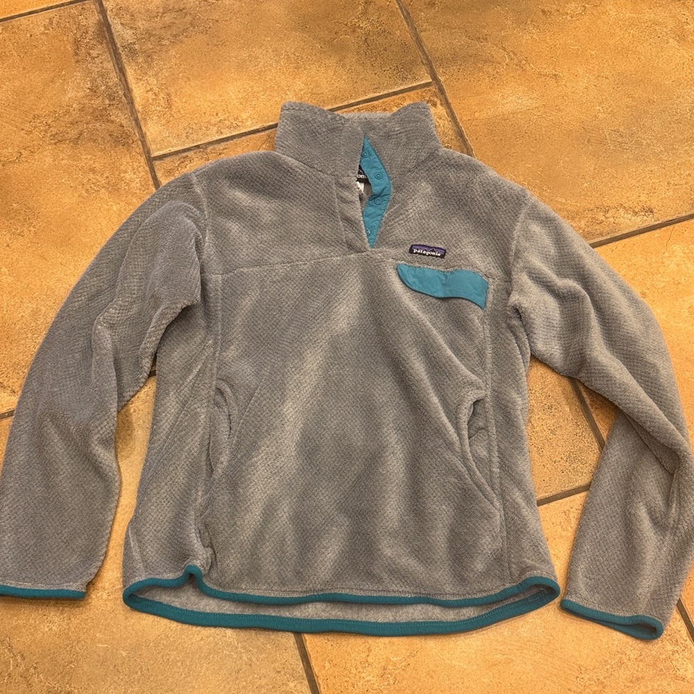 Patagonia Gray and Teal Fleece Pullover